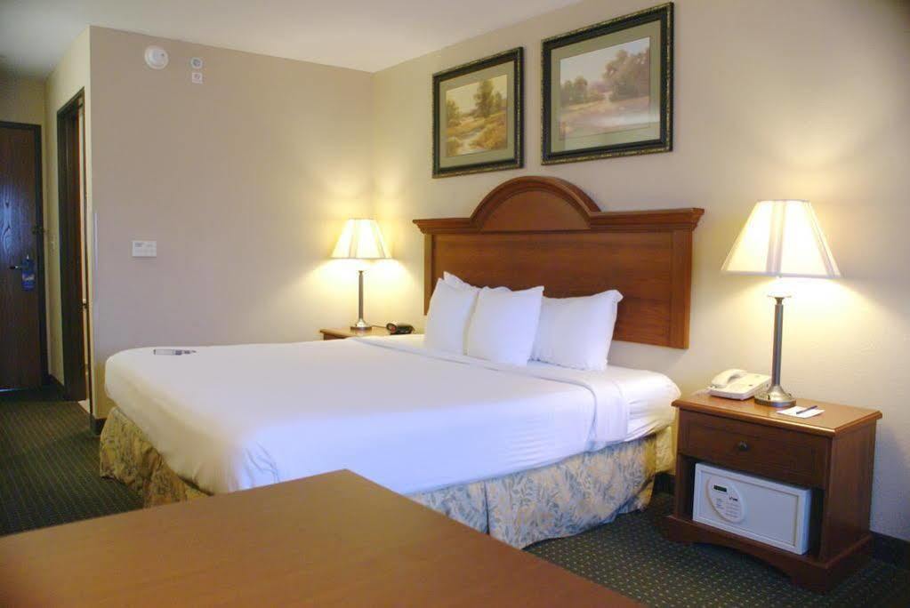 Western Port 3*